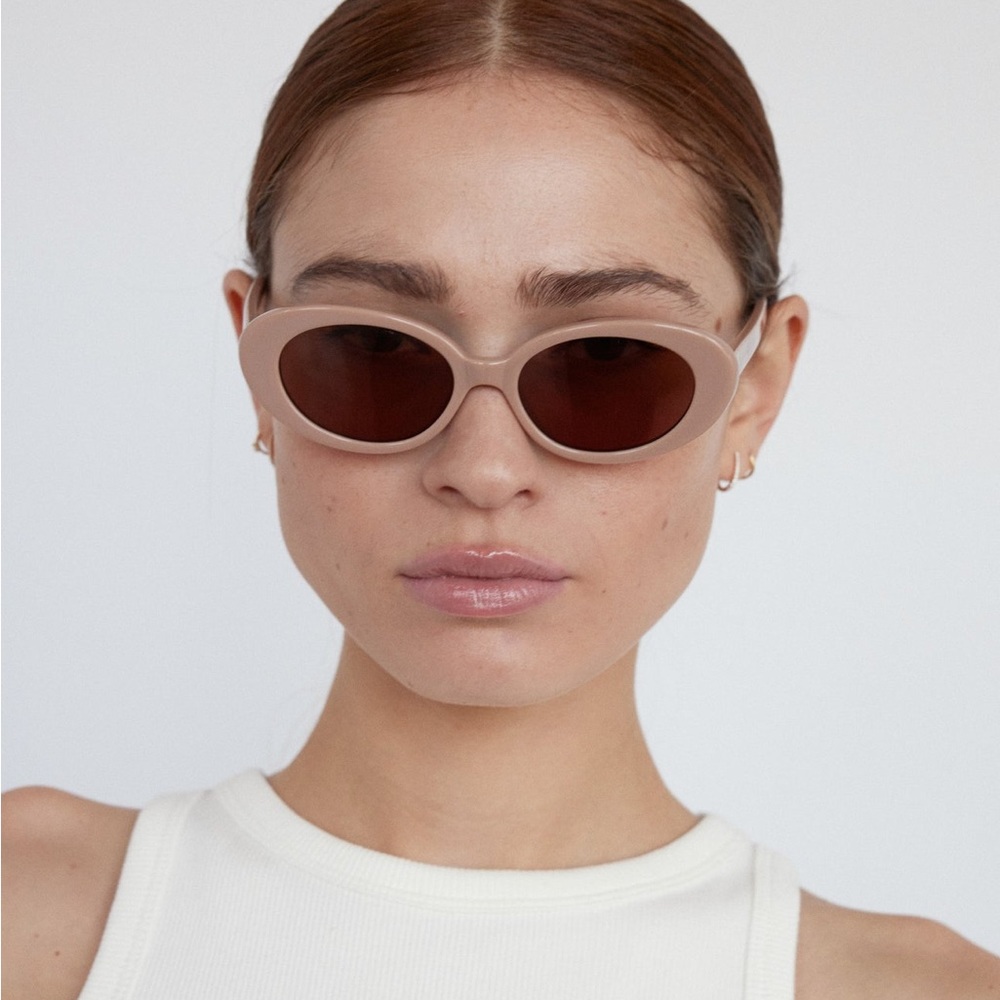 NWT LU GOLDIE Jeanne Sunglasses in Beige